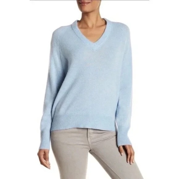 Unworn 360 Cashmere Light Blue Cashmere V-Neck Sweater - Picture 1 of 8